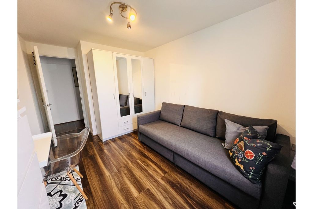 Property photo 3 of 14 Bedroom Two