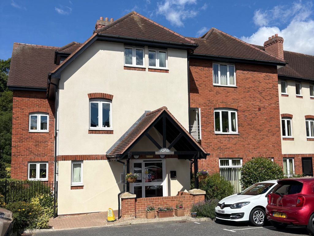 Property photo 1 of 14 Holme Oaks Court