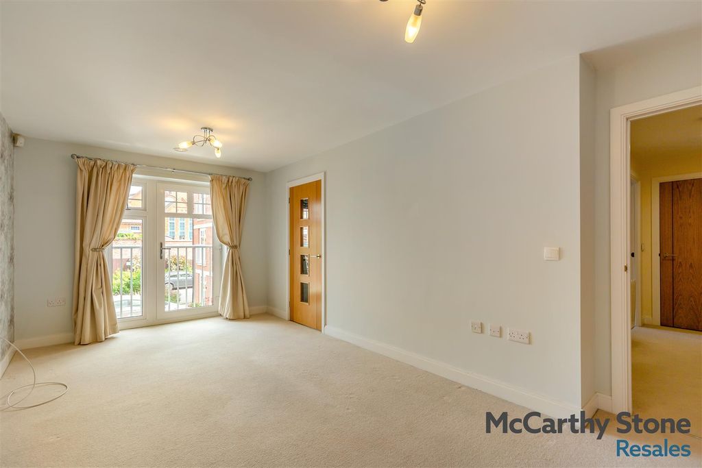 Property photo 2 of 25 8689742-Interior16.Jpg