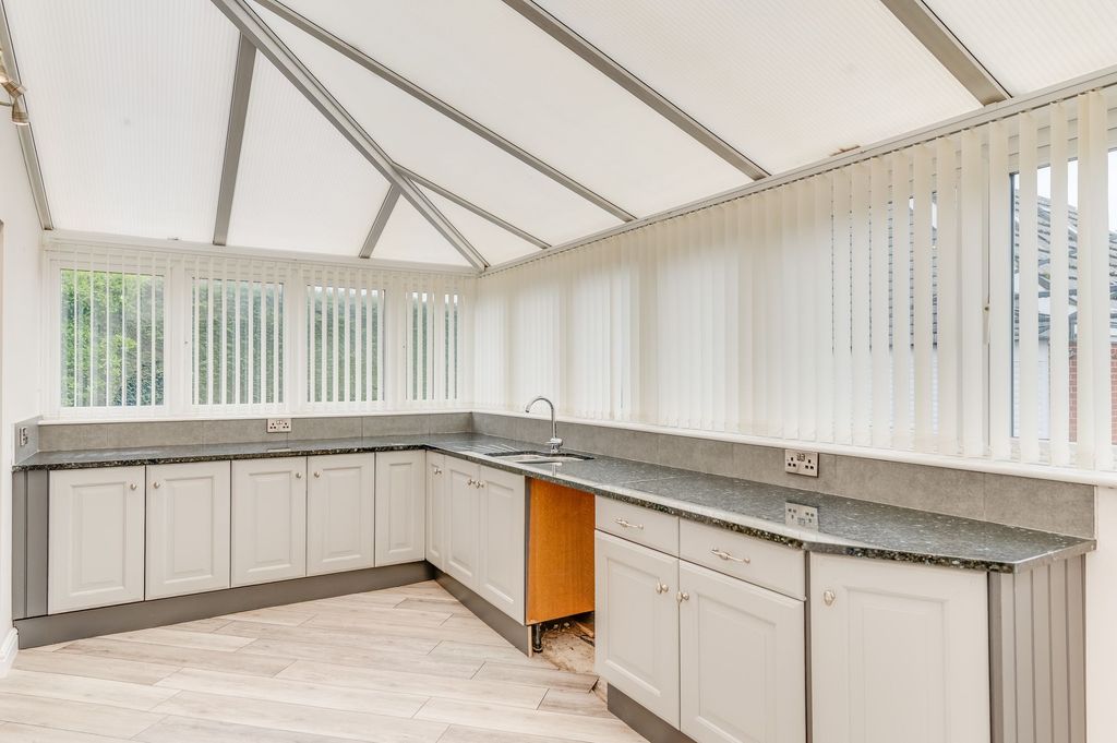 Property photo 3 of 37