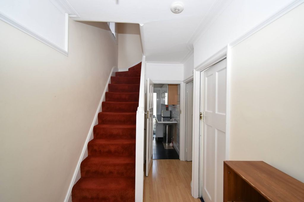 Property photo 2 of 11 Gallery