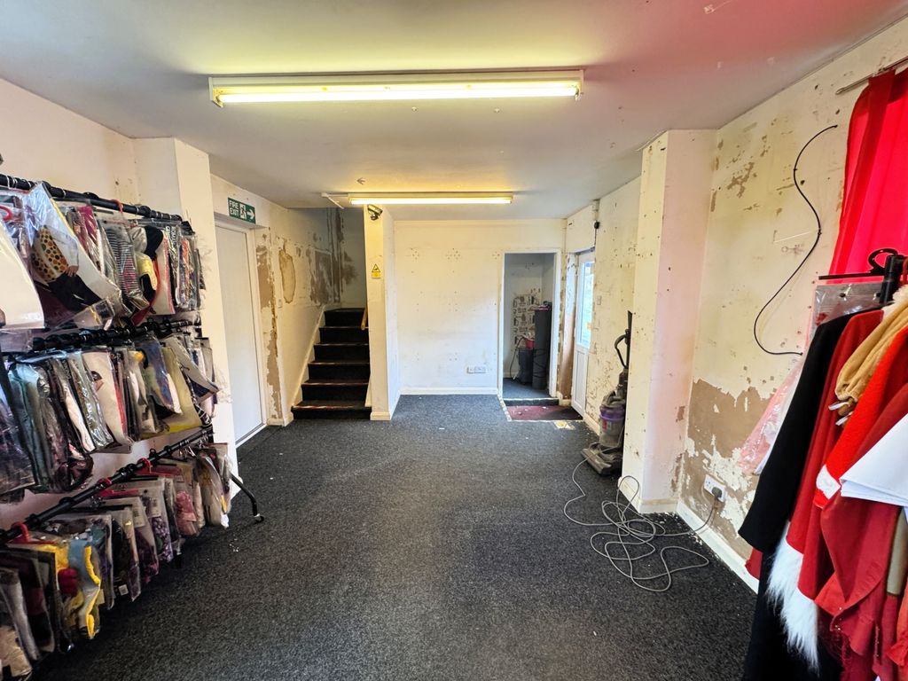 Property photo 3 of 10 Photo 15