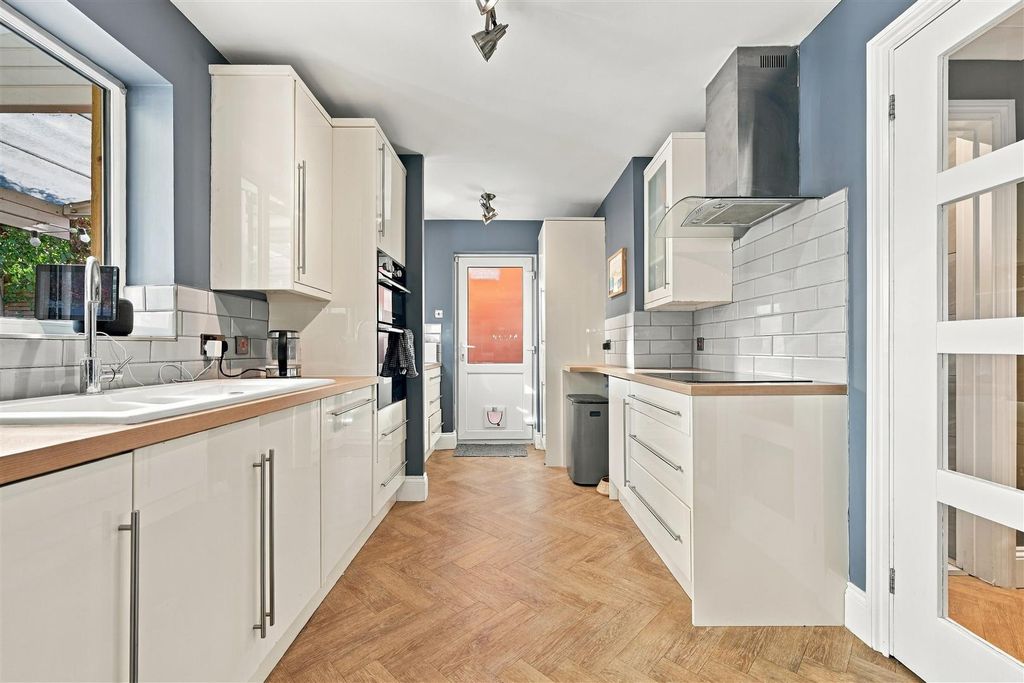 Property photo 3 of 17 Kitchen/Diner