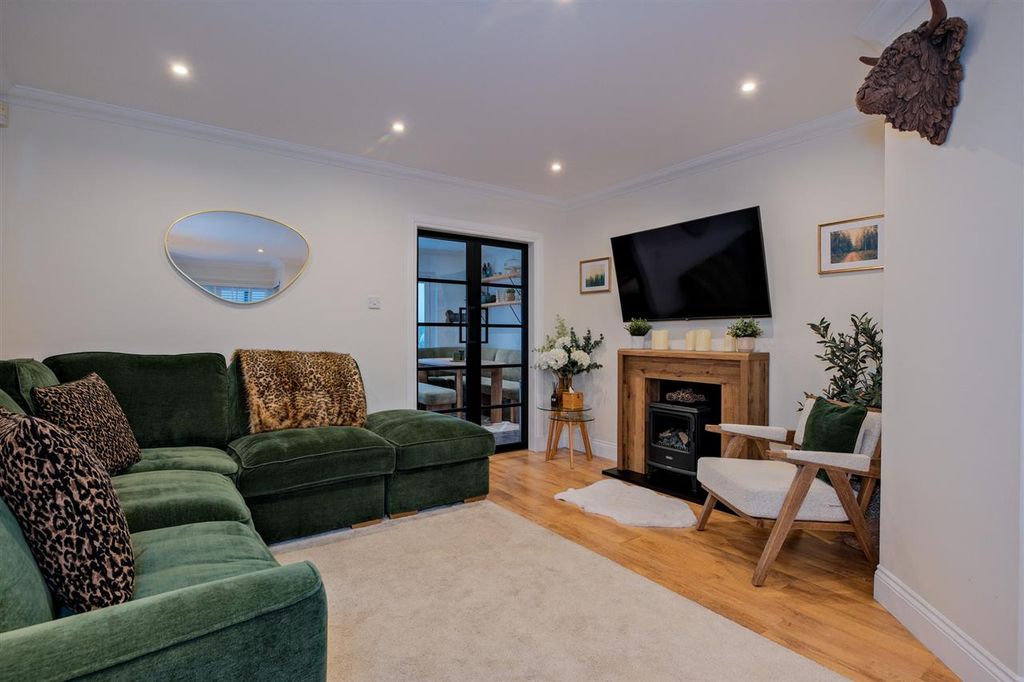 Property photo 3 of 30