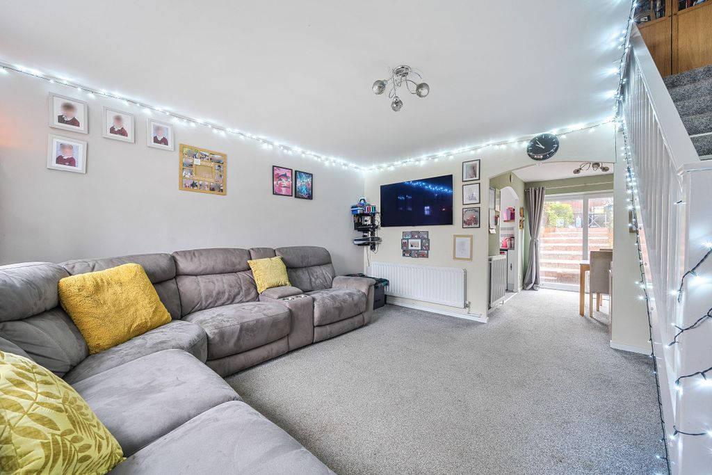 Property photo 2 of 9