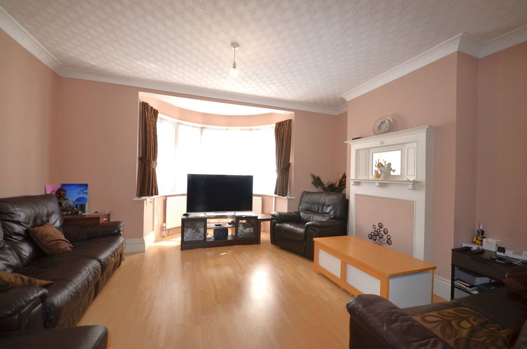 Property photo 3 of 23