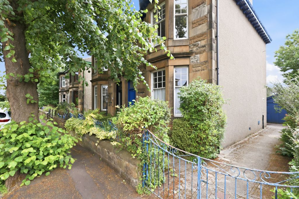 Property photo 1 of 39