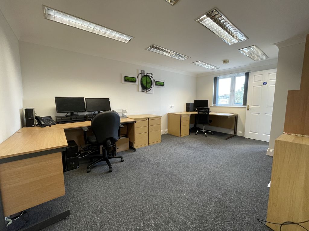 Property photo 2 of 19