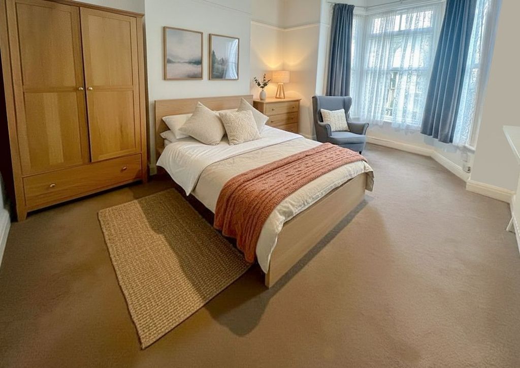 Property photo 1 of 3