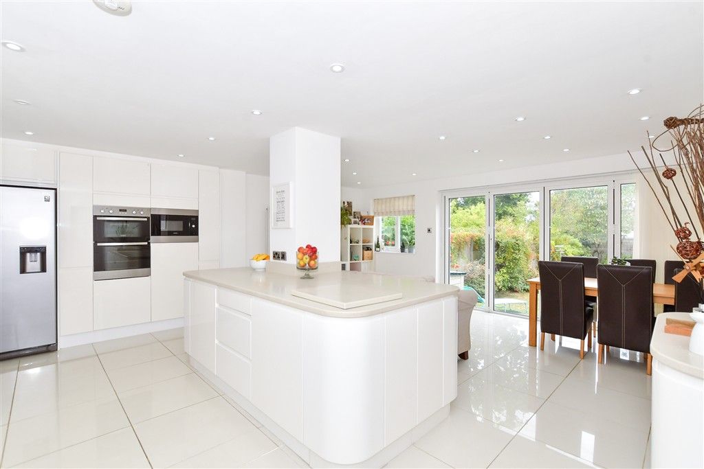 Property photo 1 of 18 Kitchen