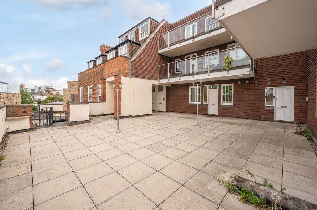 Property photo 2 of 13