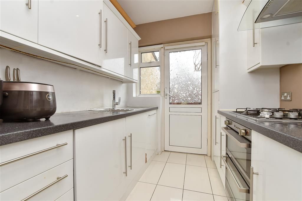 Property photo 3 of 16 Kitchen