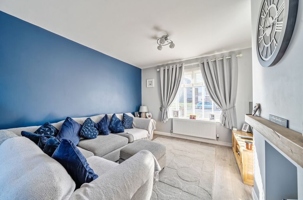 Property photo 2 of 17 138194514695Bda8172E5d