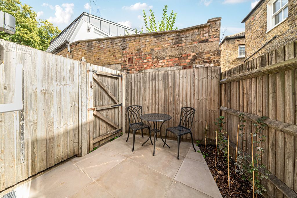 Property photo 3 of 10 Picture No. 18