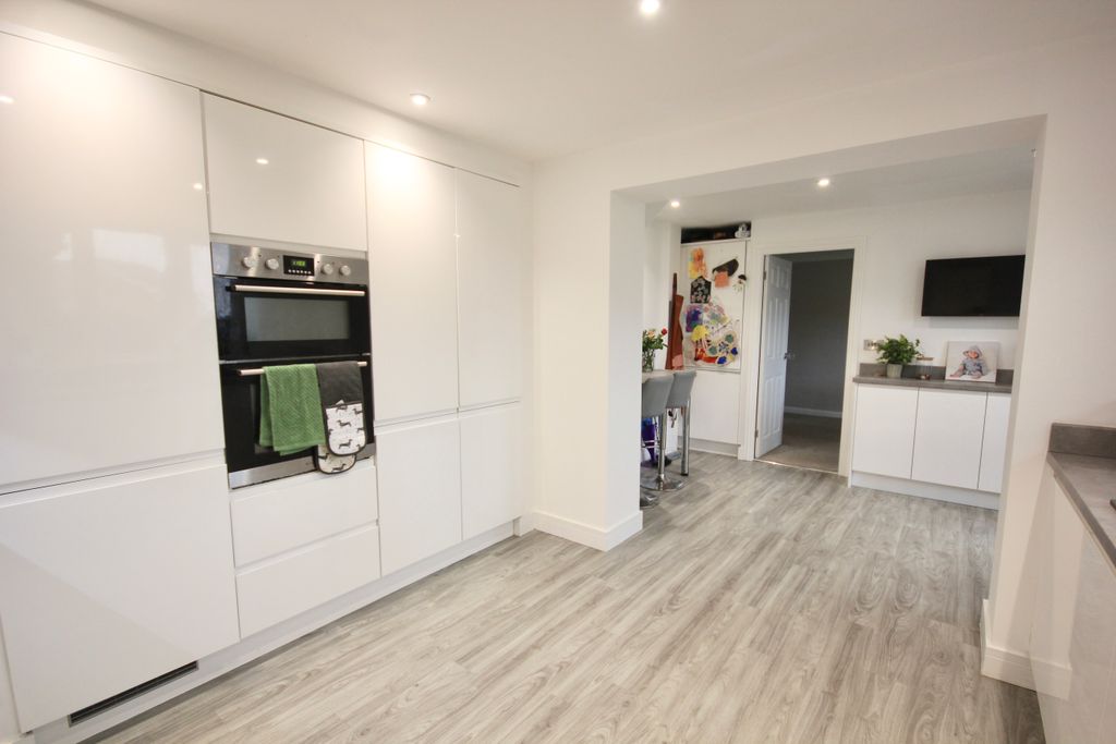 Property photo 3 of 25