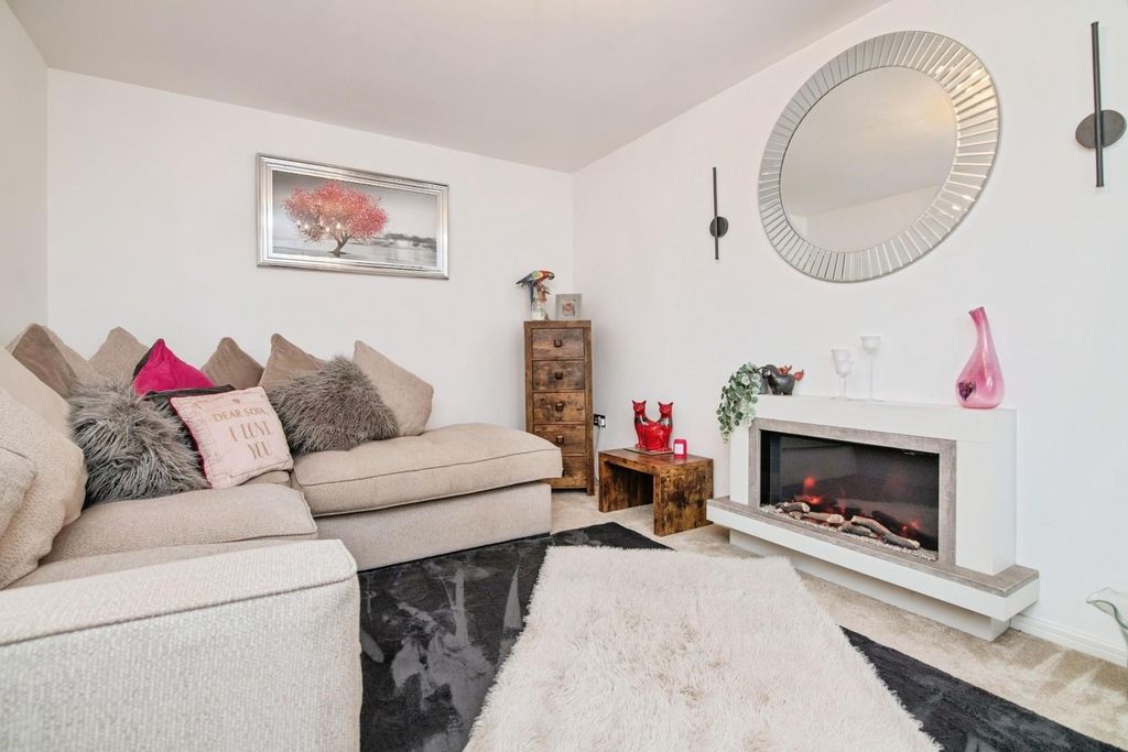 Property photo 3 of 21 Welldale-3.Jpg