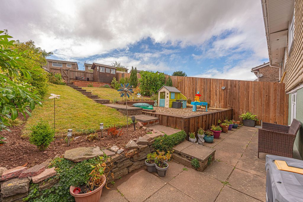 Property photo 2 of 34