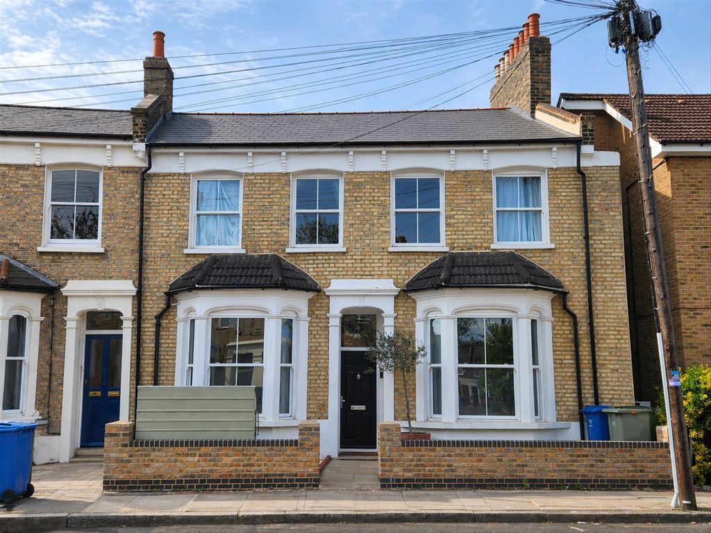 Property photo 1 of 11