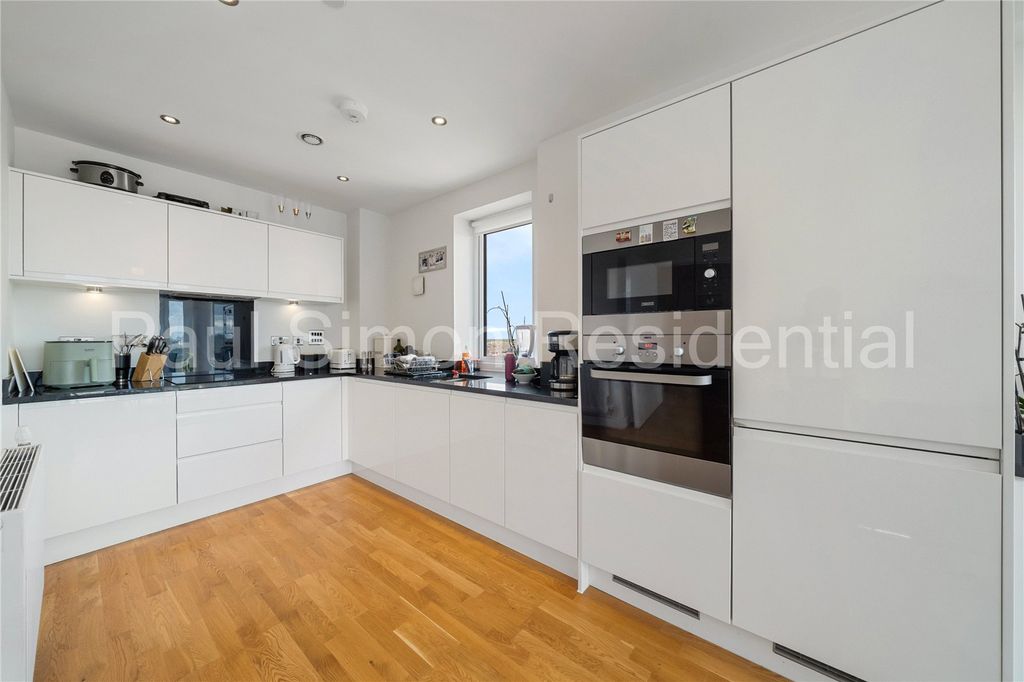Property photo 2 of 12 Picture No. 11