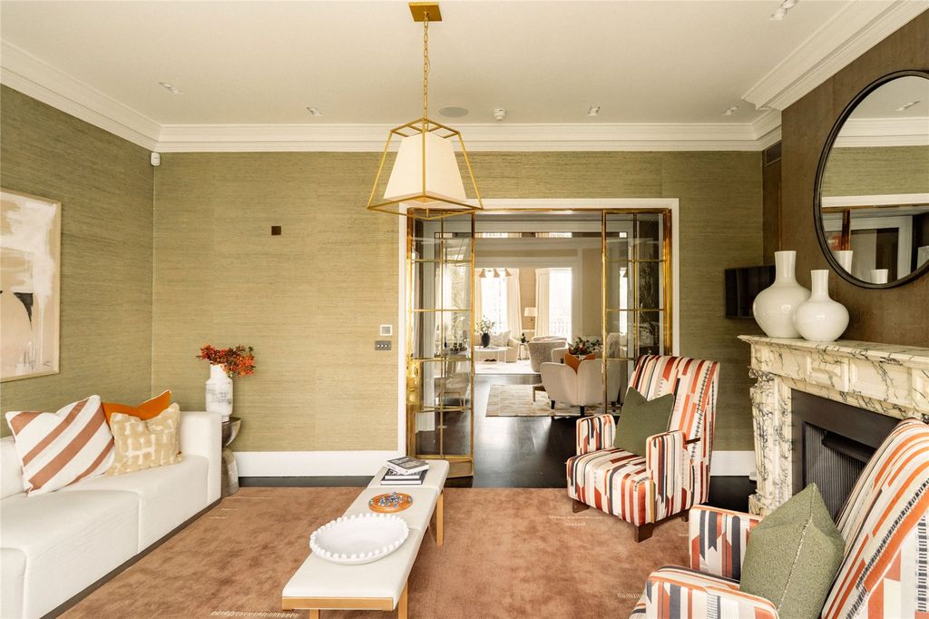 Property photo 3 of 34 Double Reception