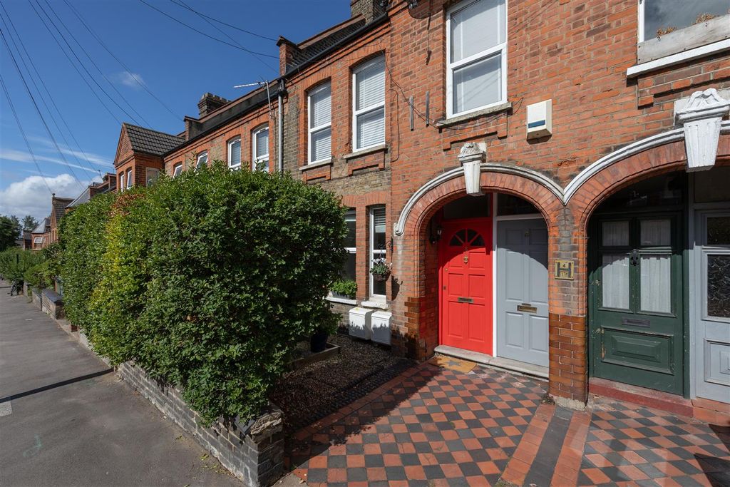 Property photo 1 of 23 Theydon Street E17