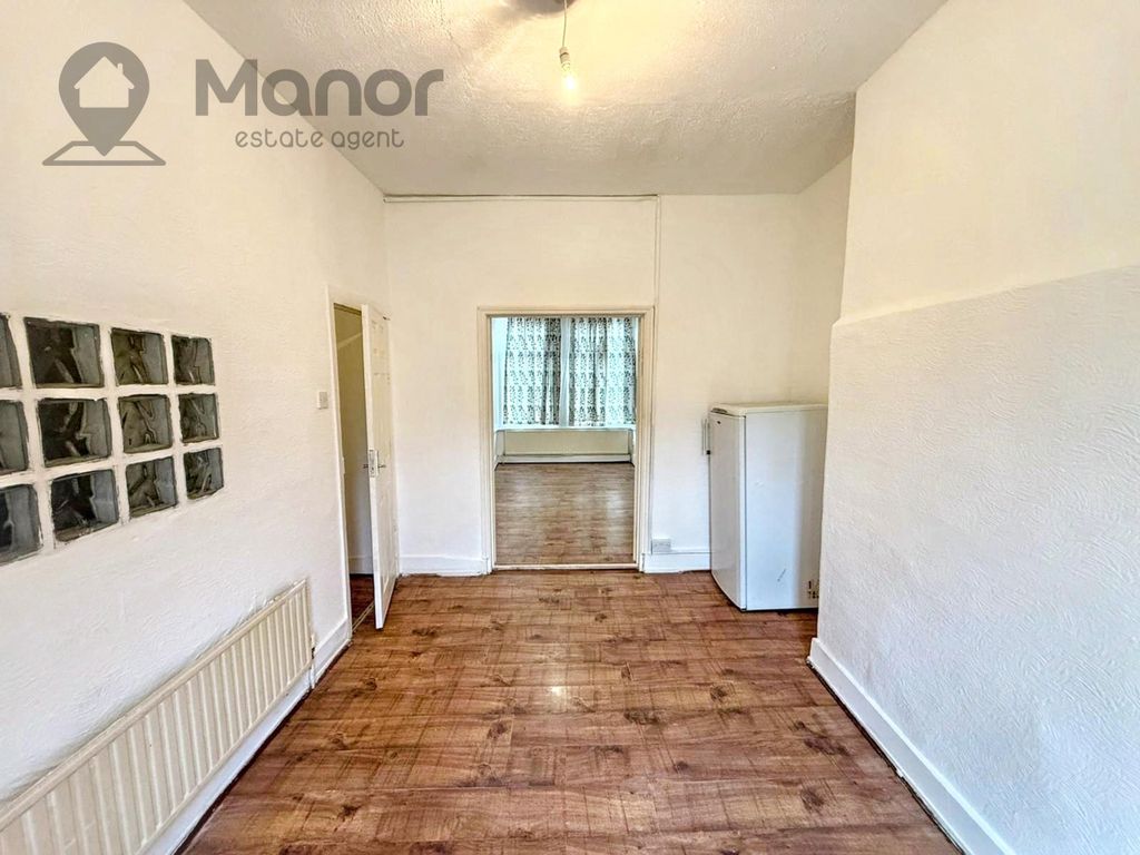 Property photo 2 of 15 Dining Room