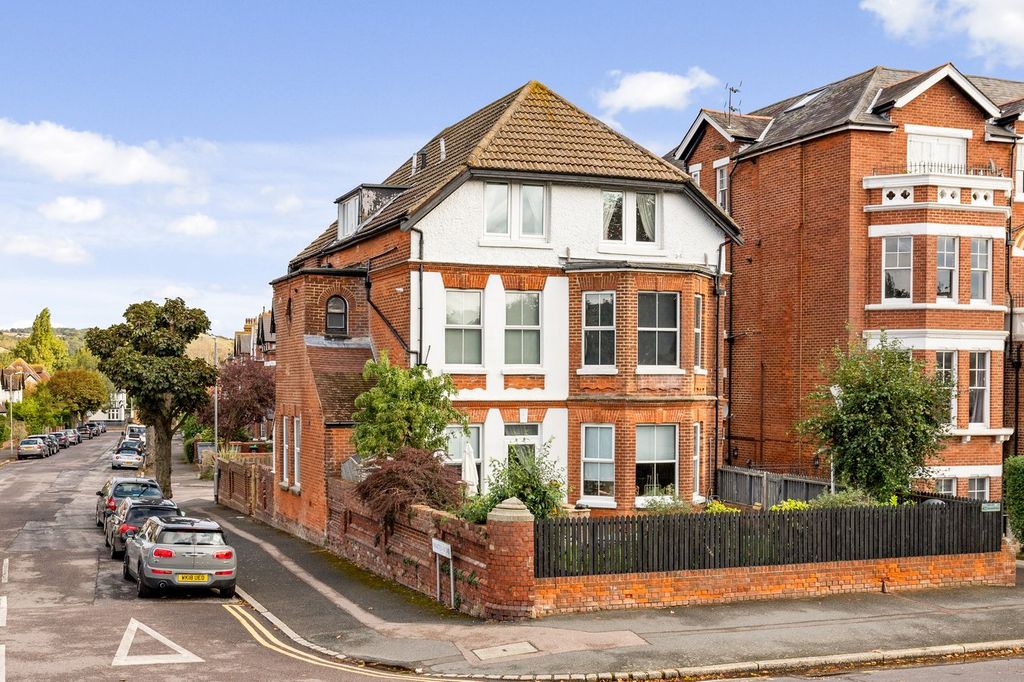 Property photo 1 of 6