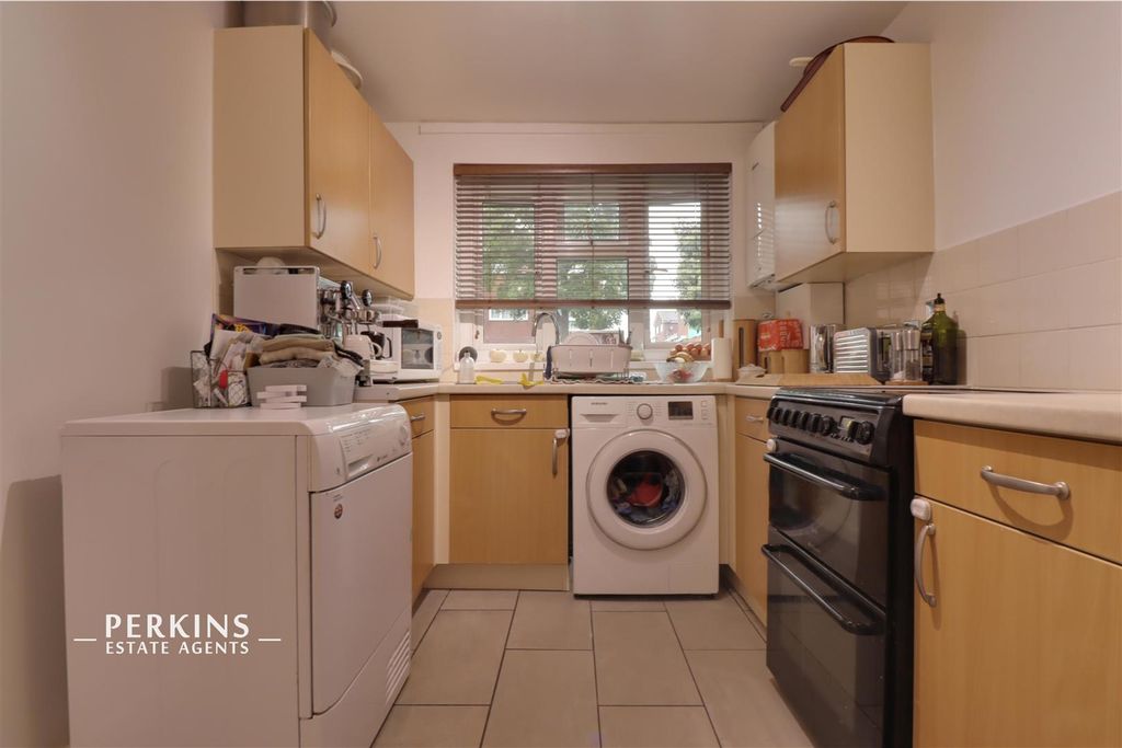 Property photo 3 of 5 Kitchen.Jpg