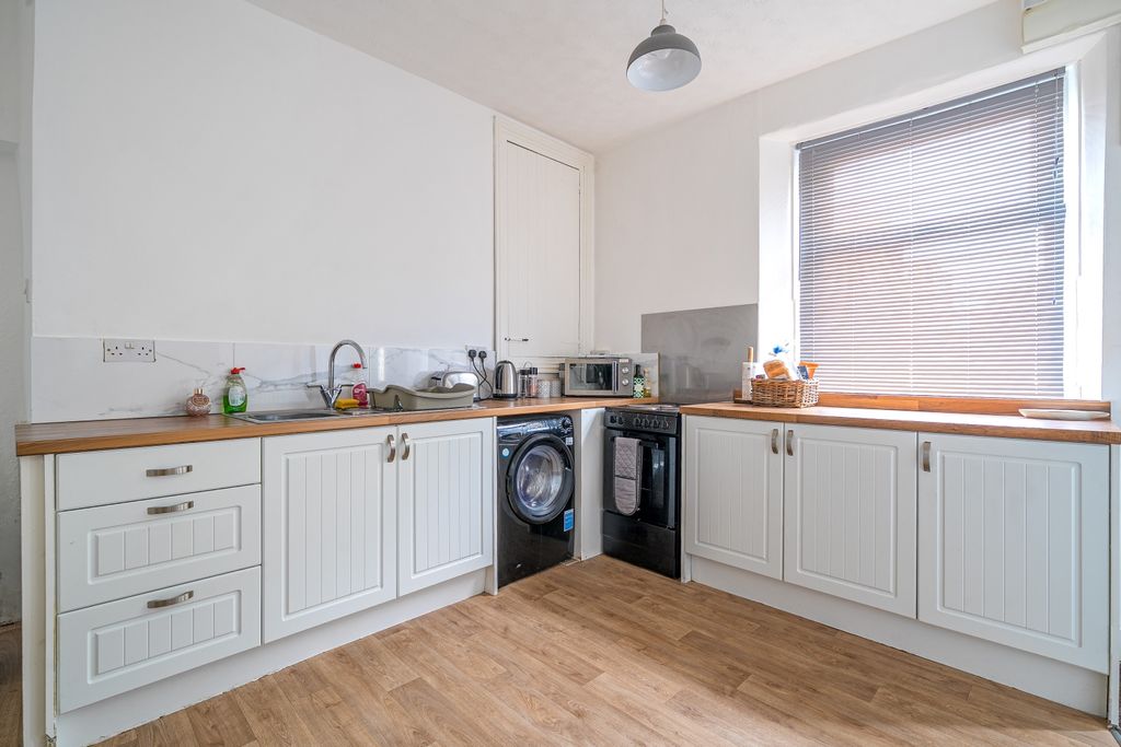 Property photo 2 of 11 1482561 (3)