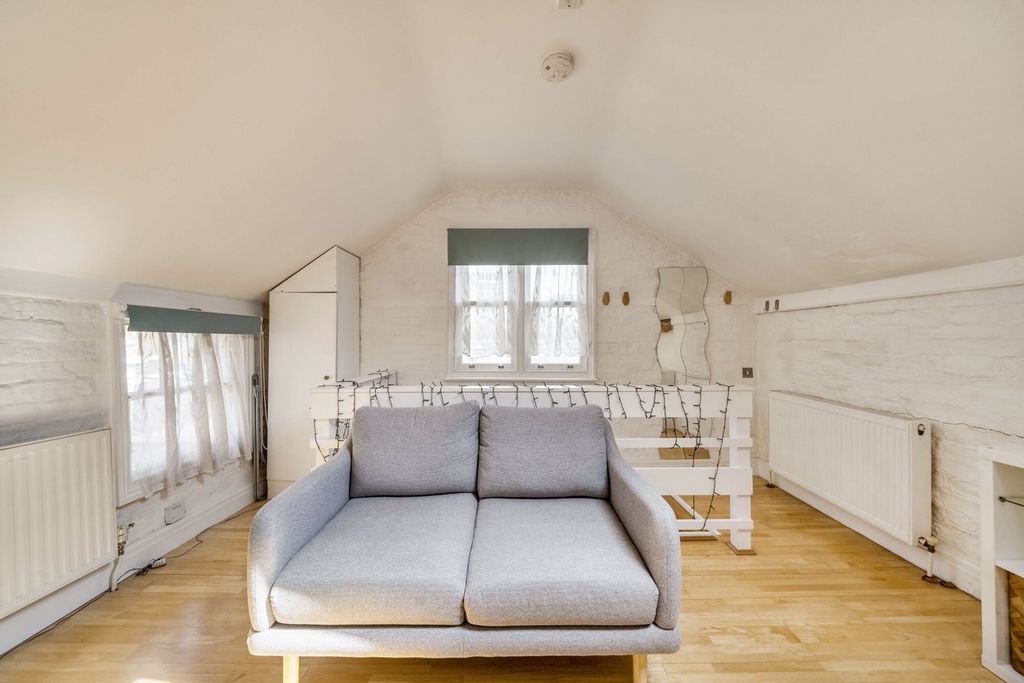 Property photo 3 of 17 1342809-2-68A485E...