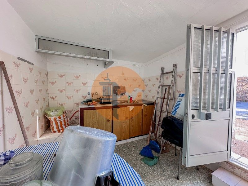 Property photo 2 of 52