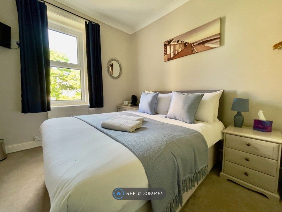 Property photo 1 of 9 Room 10