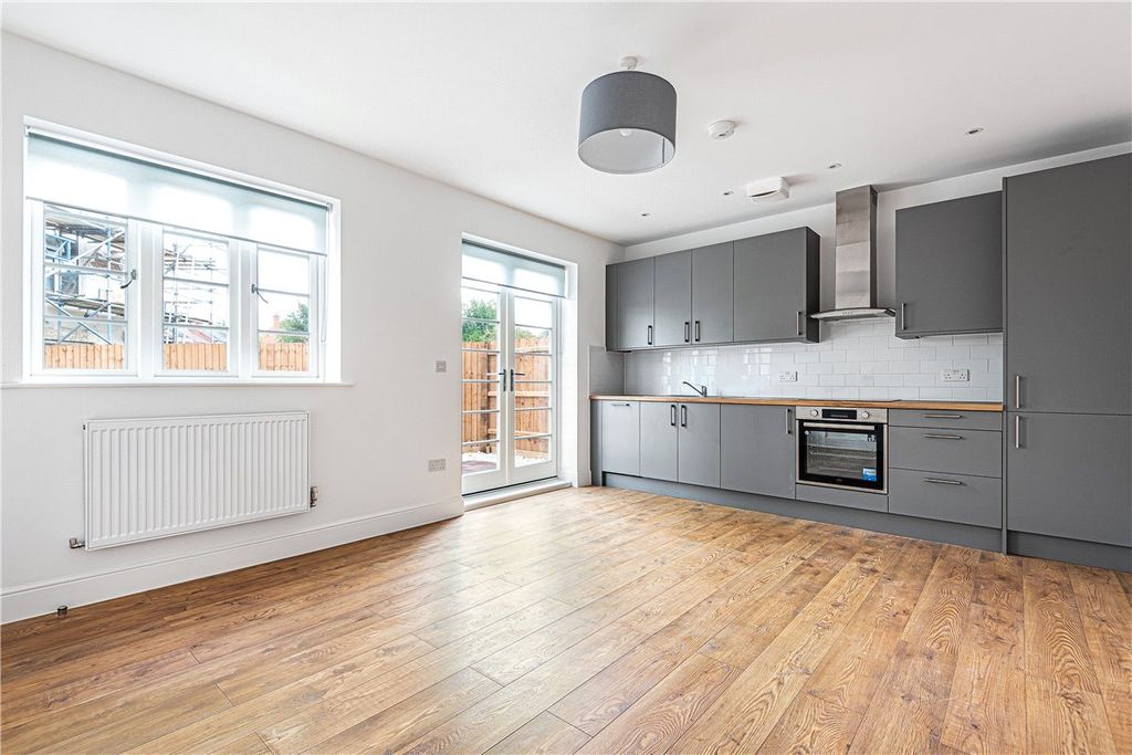 Property photo 1 of 17 Picture No. 16