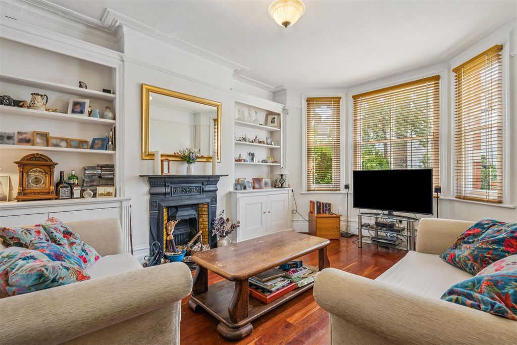 Property photo 2 of 15 Burnaby Gardens, W4 - For Sale