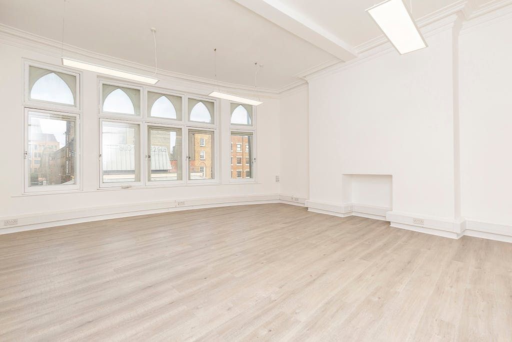 Property photo 3 of 11 353355 Goswell Road   08.Jpg