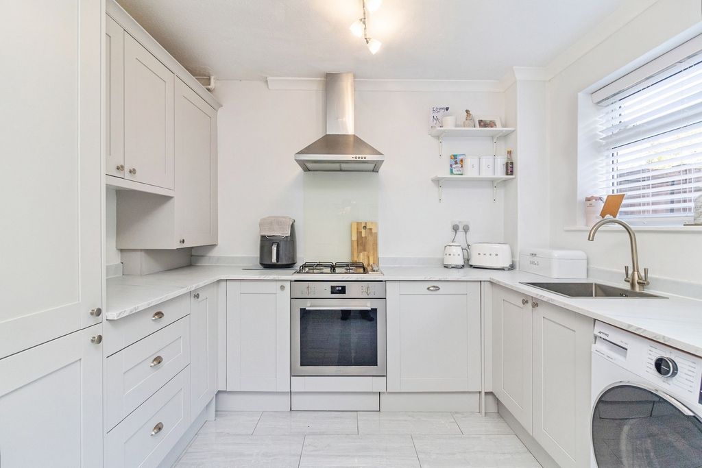 Property photo 3 of 19 Pbox-Img.Jpg