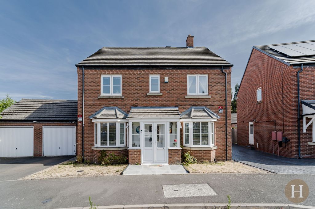 Property photo 1 of 32