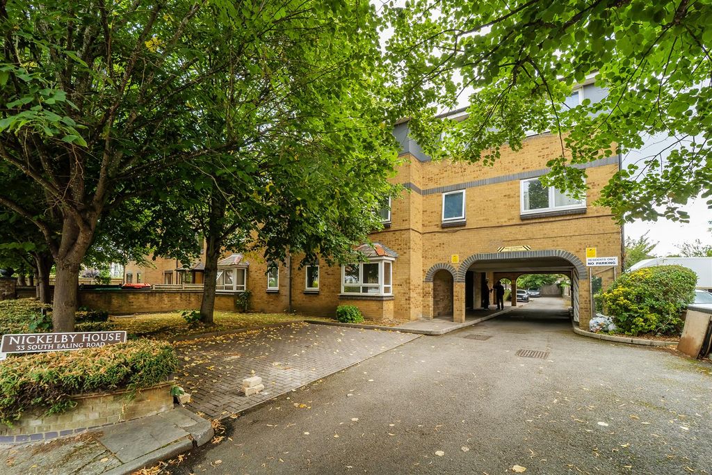Property photo 1 of 9 Helliwell &amp; Co
