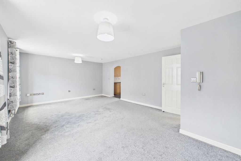 Property photo 3 of 13 Living Room