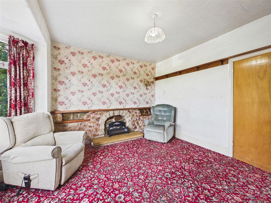 Property photo 3 of 17 Cam05476G0-Pr0350-Still006.Jpg