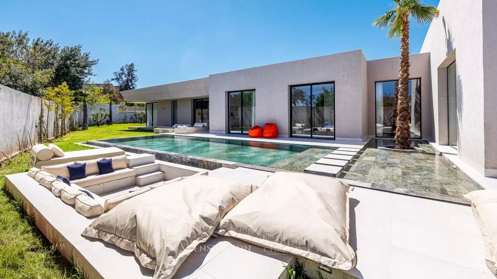 Property photo 1 of 42