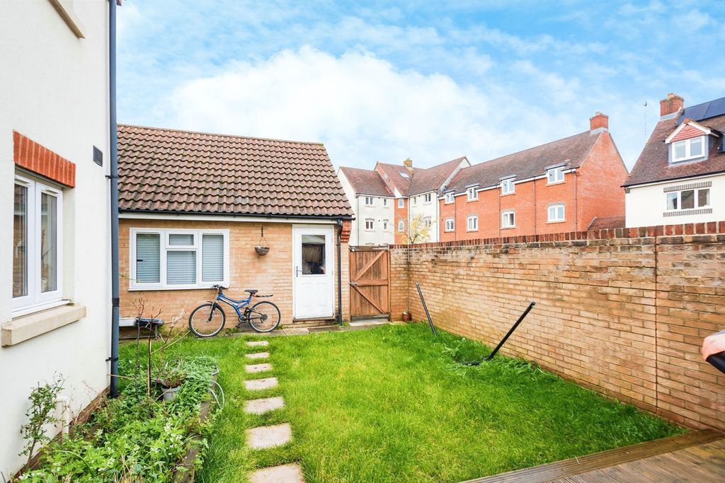 Property photo 2 of 14
