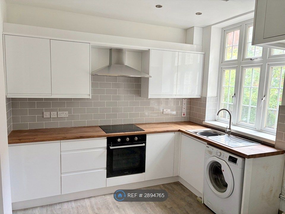Property photo 1 of 7 Kitchen