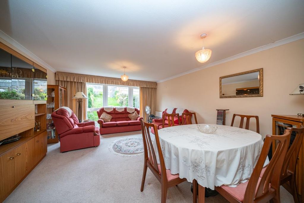 Property photo 2 of 12 21-Charlesworth-Close-1556.Jpg