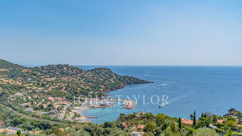 Property photo 1 of 20 Spacious Family Villa With Panoramic Sea Views