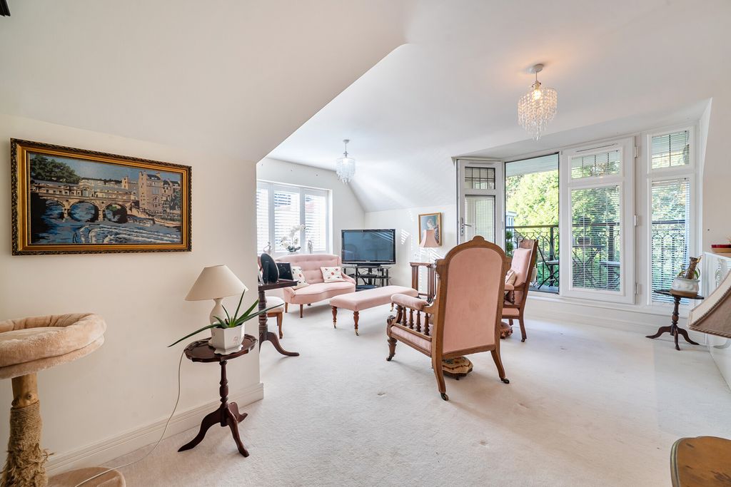 Property photo 3 of 19 1515762-11-6Aa08c...