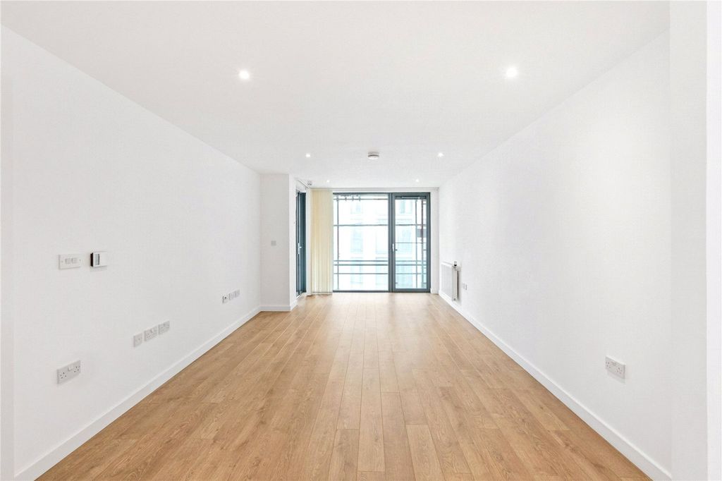 Property photo 3 of 28 Picture No. 35