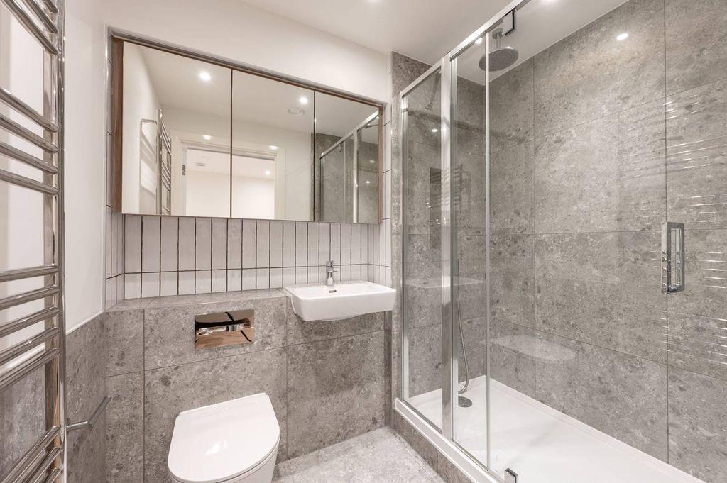 Property photo 2 of 30