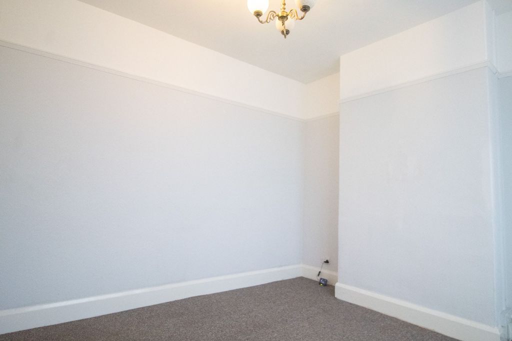 Property photo 3 of 20 Living Room