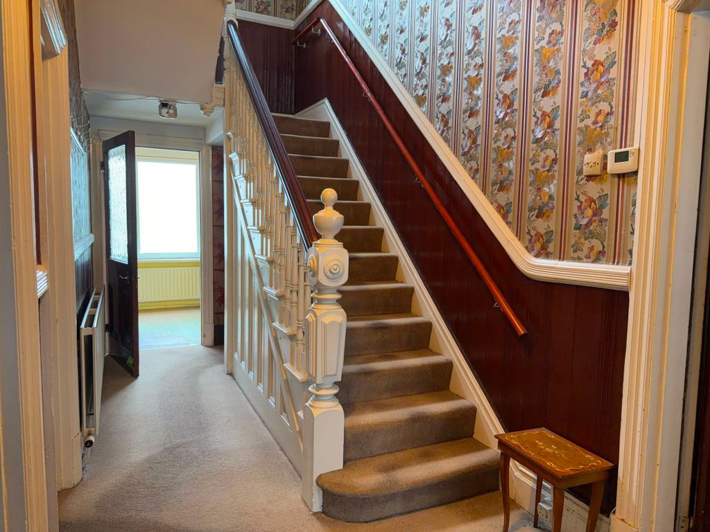 Property photo 3 of 34